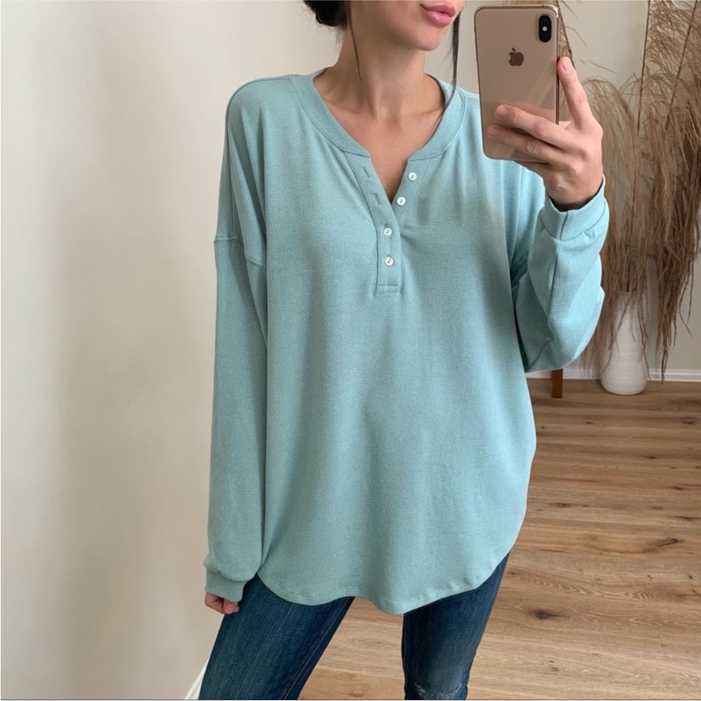 | skyline 1/4 button long sleeve button top • s/m |